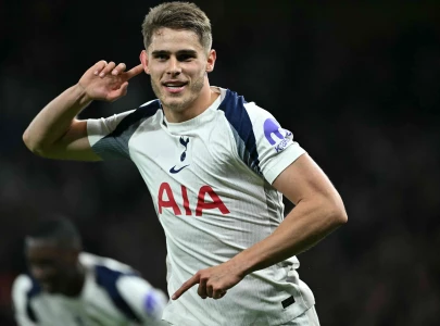 van de ven s stunning strike fuels spurs rout van de ven s stunning strike fuels spurs rout