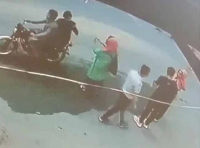 watch cctv footage captures brazilian tourist robbed in peshawar watch cctv footage captures brazilian tourist robbed in peshawar