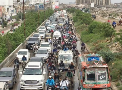 karachi chokes under traffic gridlocks karachi chokes under traffic gridlocks