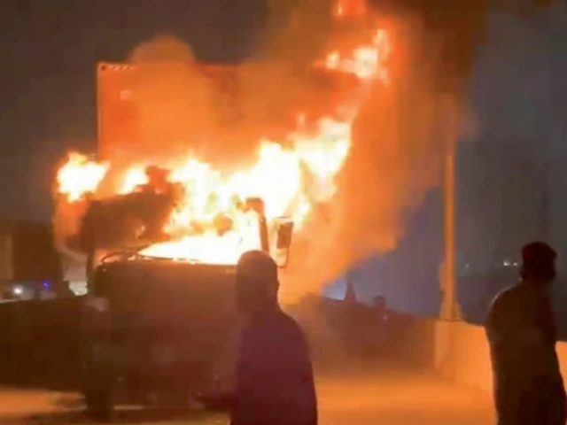 angry mob torches a trailer after the fatal accident photo express angry mob torches a trailer after the fatal accident photo express