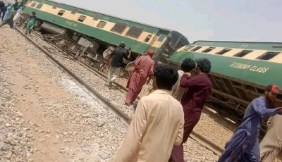 Rehman Baba Express derails near Karachi