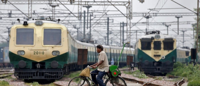 train operations marred by anguishing delays after rain train operations marred by anguishing delays after rain