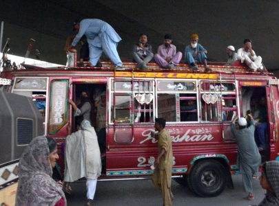 bus passengers travel in suffocating conditions bus passengers travel in suffocating conditions