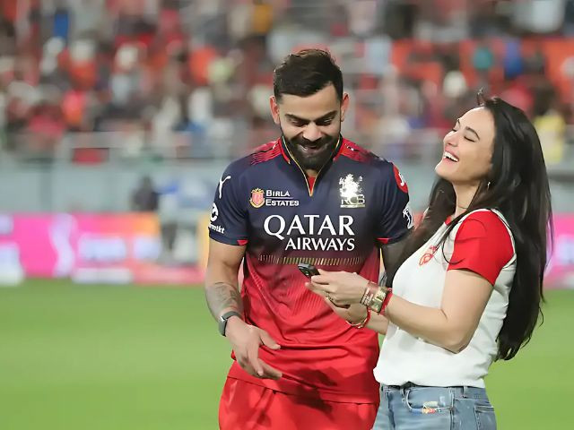 Preity Zinta reveals she and Kohli exchanged kids’ photos during viral IPL chat   tribune.com.pk