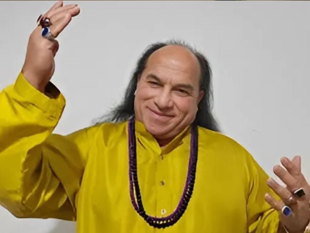 Chahat Fateh Ali Khan brushes off criticism, calls himself ‘the best singer’ | The Express Tribune