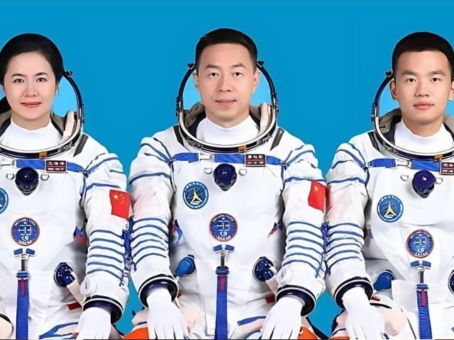 Chinese astronauts return after six-month mission on Tiangong | The Express Tribune