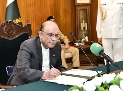 president zardari signs controversial peca amendment bill