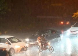 heavy rainfall thunderstorms expected in karachi