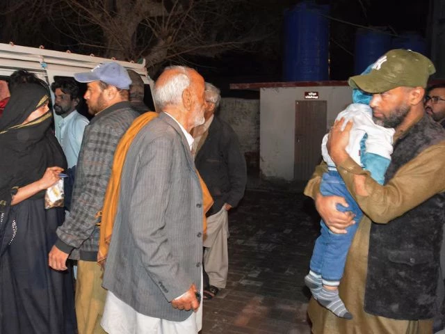 passengers who were rescued from a train after it was attacked by separatist militants arrive at the railway station in quetta balochistan pakistan march 12 2025 reuters passengers who were rescued from a train after it was attacked by separatist militants arrive at the railway station in quetta balochistan pakistan march 12 2025 reuters