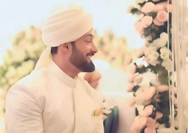 umair jaswal reveals wife s face in anniversary post umair jaswal reveals wife s face in anniversary post