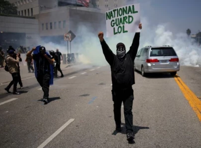clashes escalate in los angeles after trump sends in national guard clashes escalate in los angeles after trump sends in national guard