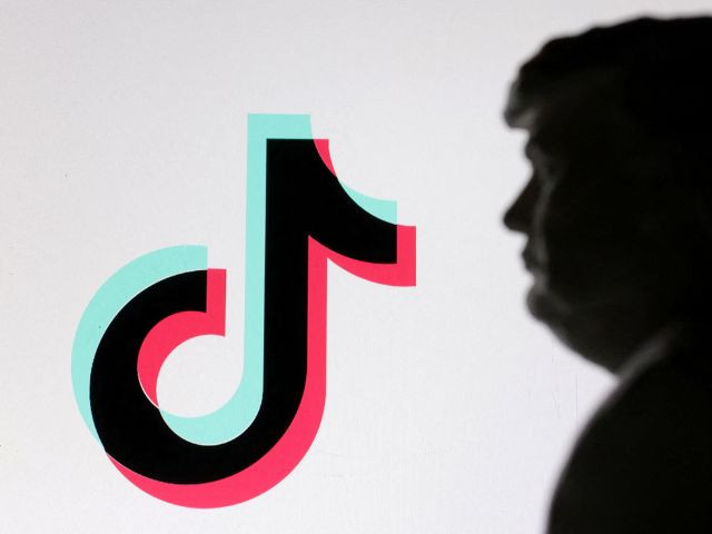 US President Trump says Microsoft in talks for TikTok acquisition | The Express Tribune