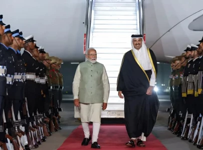 qatar amir s state visit begins with personal reception by pm modi