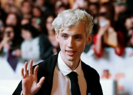 don t sex shame me   troye sivan hits back at grindr blind item