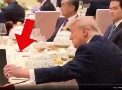 fact check viral video does not show trump secretly peeking into xi s notebook during state dinner