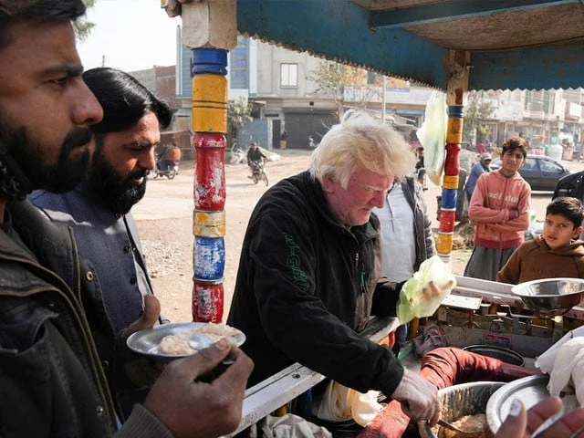 donald trump look alike sings to sell pudding in punjab donald trump look alike sings to sell pudding in punjab