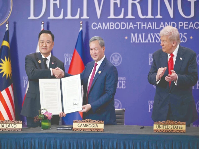 Trump starts Asian tour with deals