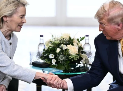 us eu strike trade deal in transatlantic standoff