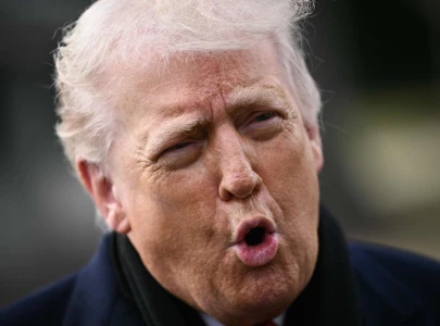 trump threatens tariffs on countries that don t back greenland takeover plan