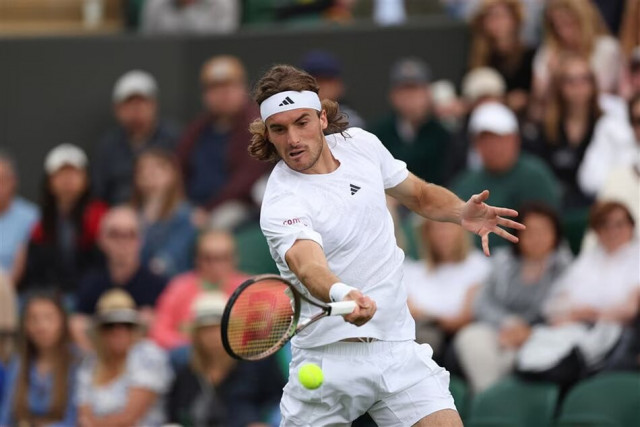 tsitsipas survives thiem thriller at wimbledon tsitsipas survives thiem thriller at wimbledon