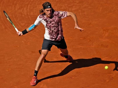 tsitsipas eases into barcelona third round tsitsipas eases into barcelona third round