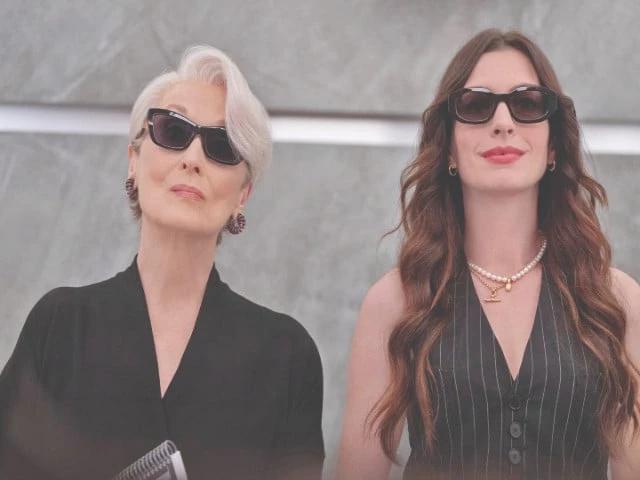 meryl streep and anne hathaway photo screengrab meryl streep and anne hathaway photo screengrab