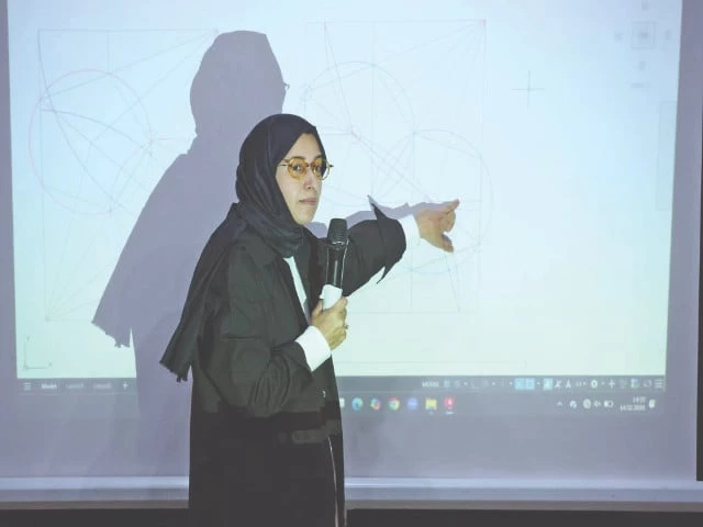 Turkish artist leads Islamic geometry workshop in Karachi