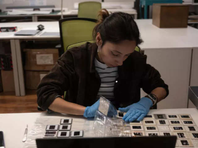 A team of experts continues to work meticulously on Ara Guler's vast archives, preserving the legacy of Turkey's photography master © Ozan KOSE / AFP