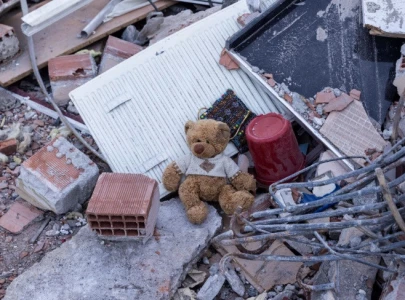 nine survivors pulled from turkey s rubble as earthquake death toll passes 40 000 nine survivors pulled from turkey s rubble as earthquake death toll passes 40 000