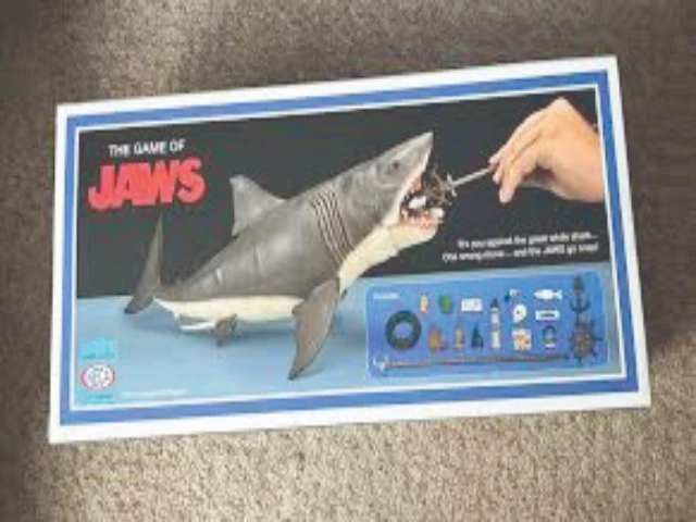 1, 550 iconic film, TV pieces to go under the hammer | The Express Tribune