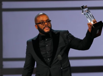 tyler perry denies sexual assault claims in 260 million lawsuit filed by oval actor derek dixon