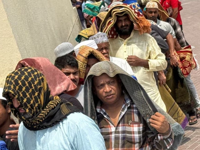 UAE heatwave intensifies after hottest spring on record | The Express Tribune