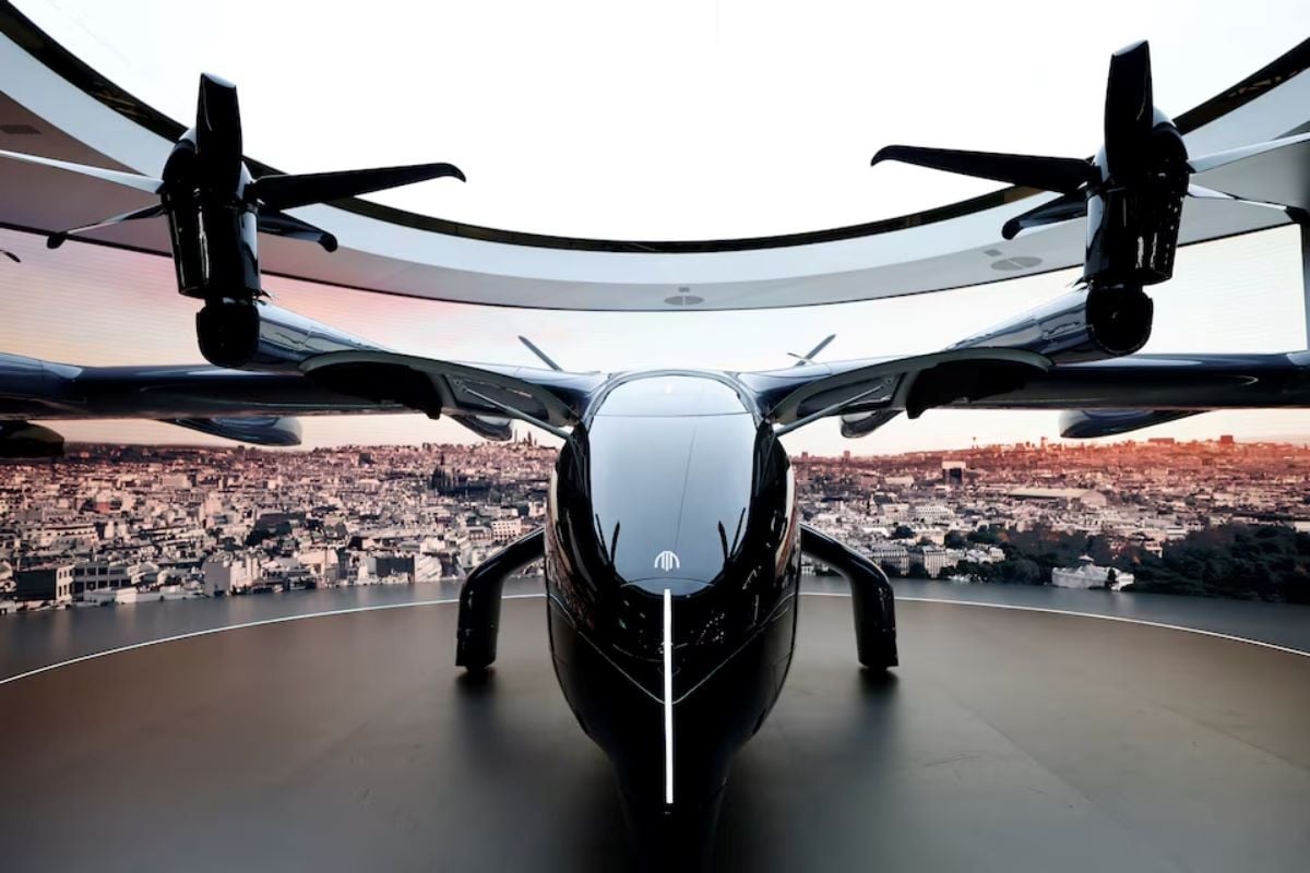 US aviation regulator pushes to speed air taxis and supersonic planes