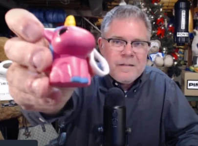 youtuber s satirical token unicorn fart dust hits 240 million market cap in two days