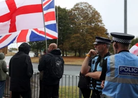 uk police arrest five in london during anti asylum protest