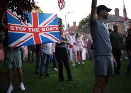 uk town bids to empty migrant hotel