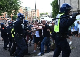 150 000 gather at far right uk rally 150 000 gather at far right uk rally