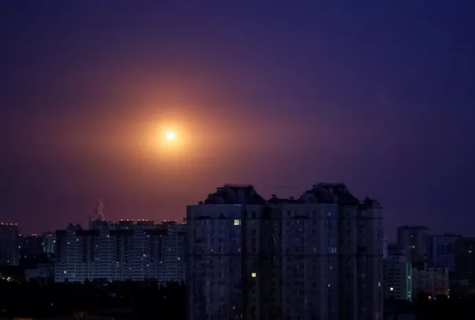an explosion of a drone is seen in the sky over the city during a russian drone strike amid russia s attack on ukraine in kyiv ukraine july 31 2024 photo reuters an explosion of a drone is seen in the sky over the city during a russian drone strike amid russia s attack on ukraine in kyiv ukraine july 31 2024 photo reuters