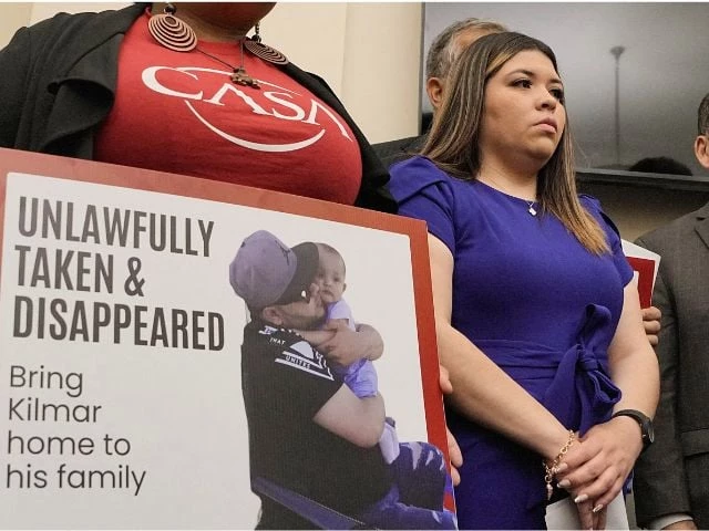 jennifer vasquez sura wife of kilmar abrego garcia a salvadoran migrant who lived in the u s legally with a work permit and was erroneously deported to el salvador looks on during a press conference with other family members supporters and members of the congressional hispanic caucus in washington d c u s photo reuter jennifer vasquez sura wife of kilmar abrego garcia a salvadoran migrant who lived in the u s legally with a work permit and was erroneously deported to el salvador looks on during a press conference with other family members supporters and members of the congressional hispanic caucus in washington d c u s photo reuter