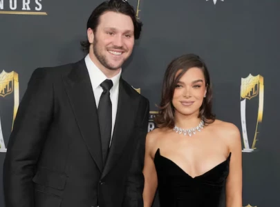 hailee steinfeld and josh allen expecting first baby together hailee steinfeld and josh allen expecting first baby together