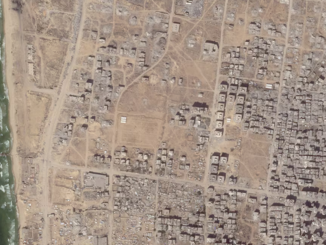 Satellite image shows tents at al-Shati camp, near Gaza City, ahead of Israel's expected full-scale military offensive on Gaza City, August 23, 2025. Photo: Reuters