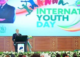 pm announces 100 000 free laptops for students