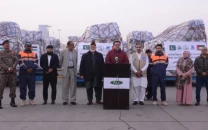 pakistan sends 100 tonnes of tents tarpaulins to gaza