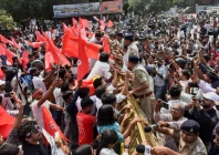 police personnel exchange words with protesters near a barricade during a demonstration by the all india students association aisa demanding the resignation of india s chief election commissioner gyanesh kumar in patna india october 13 2026 photo reuters
