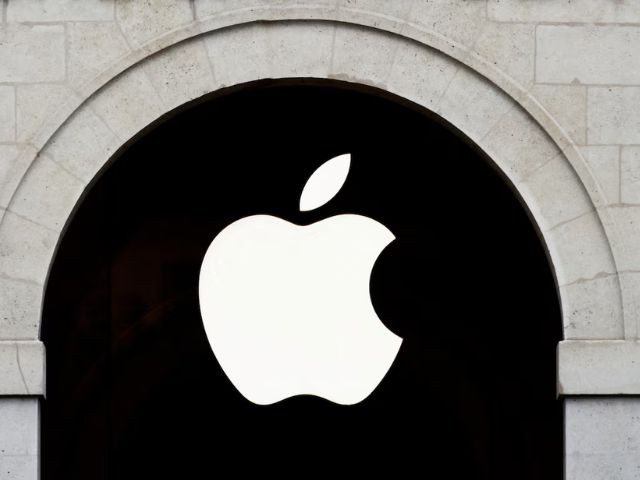 Apple’s China listed supplier loses stocks after Trump unveils tariffs | The Express Tribune