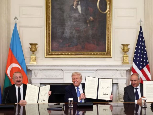 u s president donald trump and armenia s prime minister nikol pashinyan gesture at the white house in washington d c u s august 8 2025 photo reuters u s president donald trump and armenia s prime minister nikol pashinyan gesture at the white house in washington d c u s august 8 2025 photo reuters