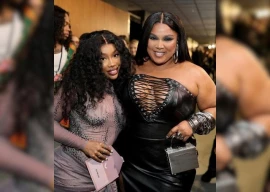 lizzo surprises fans with live irl duet alongside sza during gnx tour in paris lizzo surprises fans with live irl duet alongside sza during gnx tour in paris