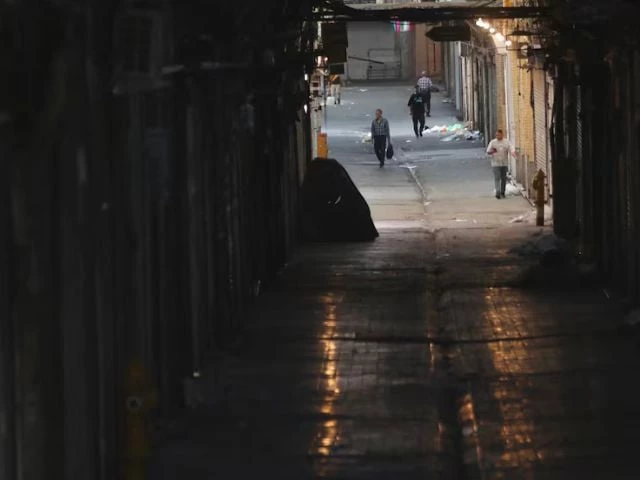 closed shops in the tehran bazaar following the israeli strikes on iran in the centre of tehran iran june 15 2025 majid asgaripour photo reuters closed shops in the tehran bazaar following the israeli strikes on iran in the centre of tehran iran june 15 2025 majid asgaripour photo reuters
