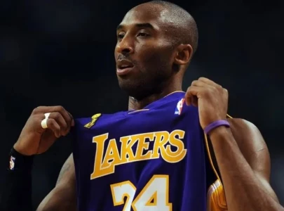 warner bros developing kobe bryant movie