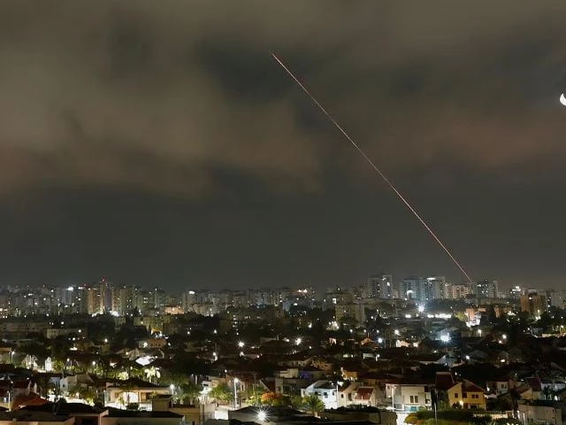 1 2 a missile launched from iran is intercepted as seen from ashkelon israel june 21 2025 photo reuters 1 2 a missile launched from iran is intercepted as seen from ashkelon israel june 21 2025 photo reuters
